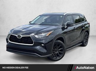 Used 2023 Toyota Highlander XLE FWD video 1