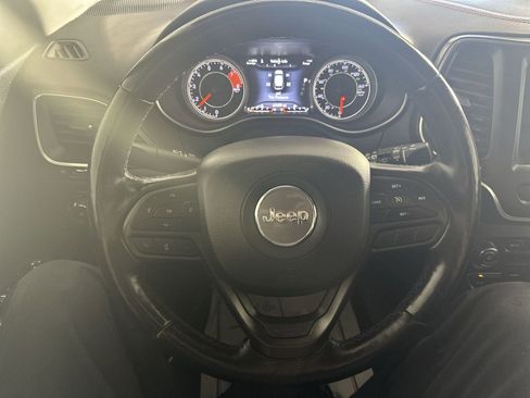 Used 2020 Jeep Cherokee Trailhawk w/ Cold Weather Group AWD/4WD image 18