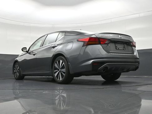 Used 2022 Nissan Altima 2.5 SV w/ SV Premium Package FWD image 25
