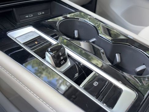 Certified 2026 Volkswagen Atlas SE w/ Panoramic Sunroof Package FWD image 10