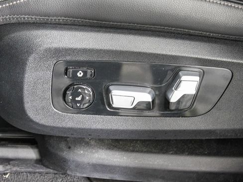 Used 2020 BMW X7 M50i image 22