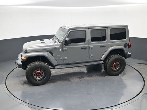 Used 2020 Jeep Wrangler Unlimited Sahara image 28