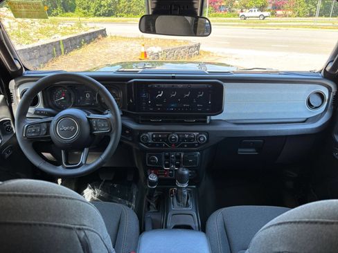 Used 2025 Jeep Wrangler Unlimited Sport S 4xe AWD/4WD image 29