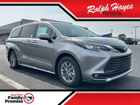 New 2026 Toyota Sienna XLE image 1