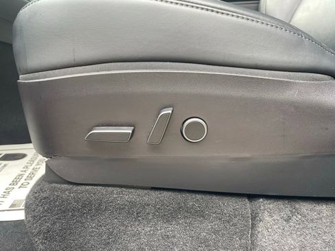 Used 2022 Tesla Model Y Performance AWD/4WD image 27