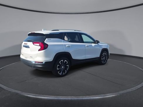 Certified 2022 GMC Terrain SLT w/ Infotainment Package II AWD/4WD image 8