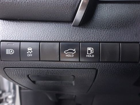 Used 2019 Toyota Camry LE FWD image 10