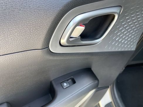 Used 2025 Kia Soul LX w/ LX Technology Package image 41