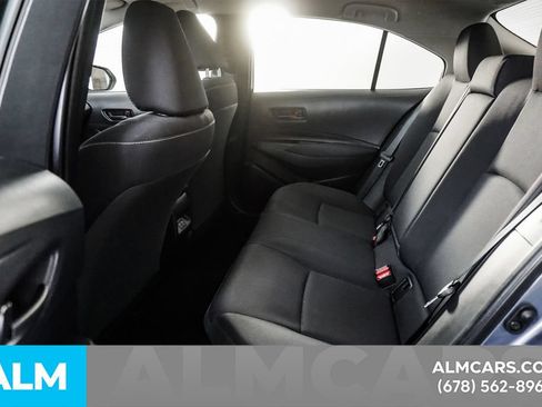 Used 2025 Toyota Corolla LE FWD image 17