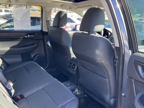 Used 2017 Subaru Outback 2.5i Limited image 47