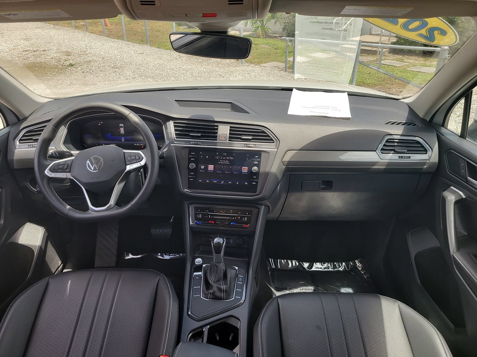 Used 2023 Volkswagen Tiguan SE FWD image 12