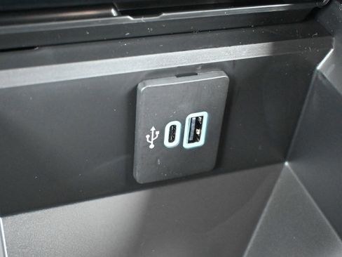 New 2026 Ford F350 King Ranch w/ Chrome Package image 32