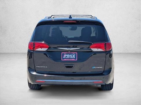 Used 2018 Chrysler Pacifica Limited w/ Advanced Safetytec Group FWD image 7