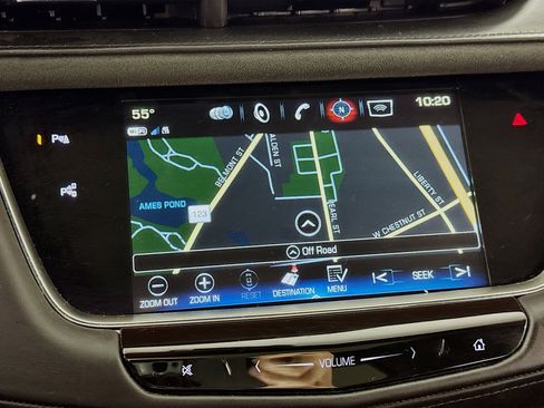 Used 2019 Cadillac XT5 Platinum image 2