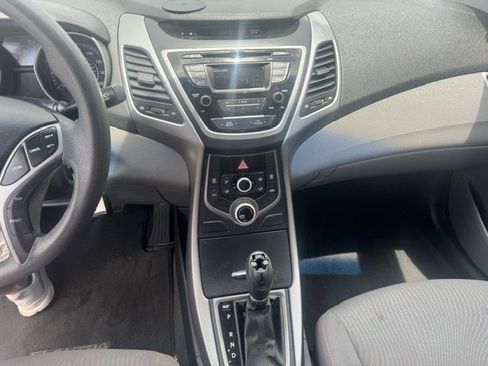 Used 2016 Hyundai Elantra SE FWD image 13