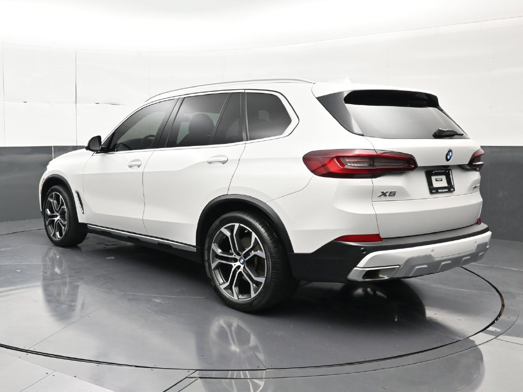 Used 2023 BMW X5 sDrive40i w/ Parking Assistance Package RWD image 3