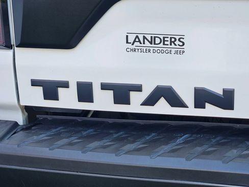 Used 2023 Nissan Titan PRO-4X w/ Pro-4x Convenience Package AWD/4WD image 30