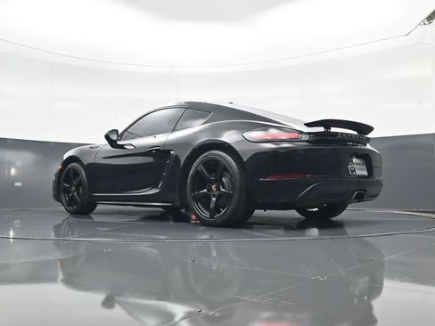 Used 2018 Porsche 718 Cayman image 18
