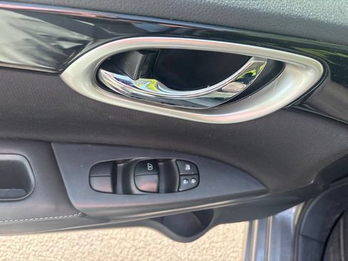 Used 2019 Nissan Sentra SV w/ Special Edition Package FWD image 10