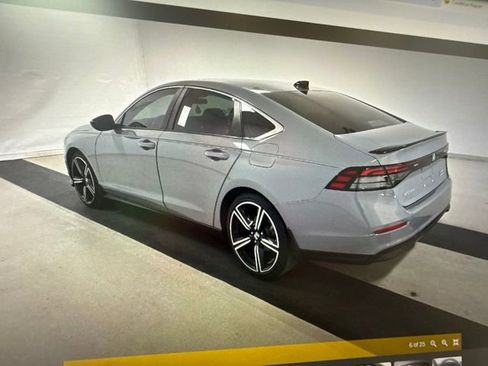 Used 2023 Honda Accord Sport image 9