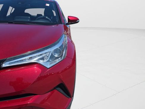 Used 2019 Toyota C-HR LE FWD image 24