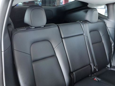 Used 2021 Tesla Model Y Long Range image 32