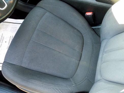 Used 2015 Chrysler 200 Limited w/ Convenience Group image 17