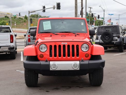 Used 2013 Jeep Wrangler Unlimited Sahara w/ Connectivity Group AWD/4WD image 2