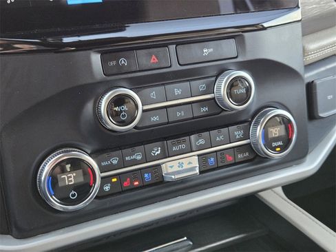 Used 2023 Ford Expedition Limited image 12