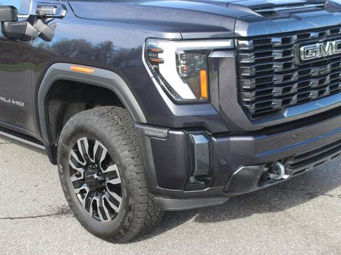 Used 2024 GMC Sierra 2500 Denali Ultimate w/ Max Trailering Package image 9