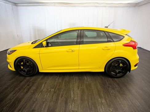 Used 2017 Ford Focus ST w/ Equipment Group 402A image 7