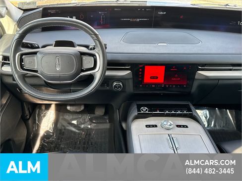 Used 2025 Lincoln Navigator L Reserve image 29