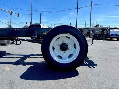 New 2024 Chevrolet Low Cab Forward 5500XD image 25