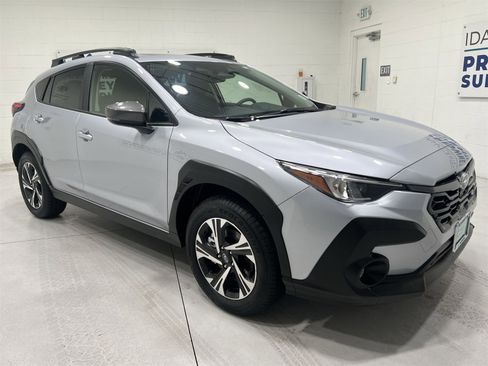 Used 2025 Subaru Crosstrek 2.0i Premium image 2