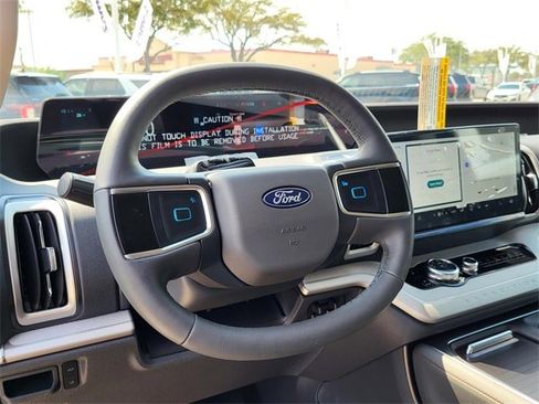 New 2025 Ford Expedition Active image 2