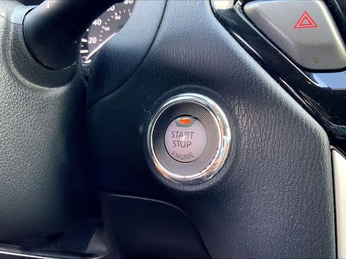 Used 2020 Nissan Pathfinder SV AWD/4WD image 30