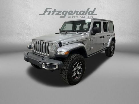 Used 2018 Jeep Wrangler Unlimited Sahara image 2