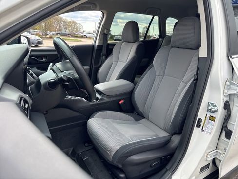 Used 2024 Subaru Outback Premium AWD/4WD image 12