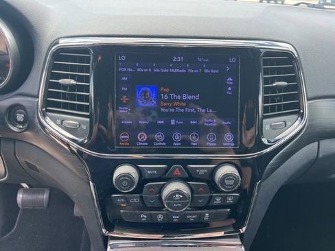 Used 2020 Jeep Grand Cherokee Laredo w/ Laredo X Package RWD image 21