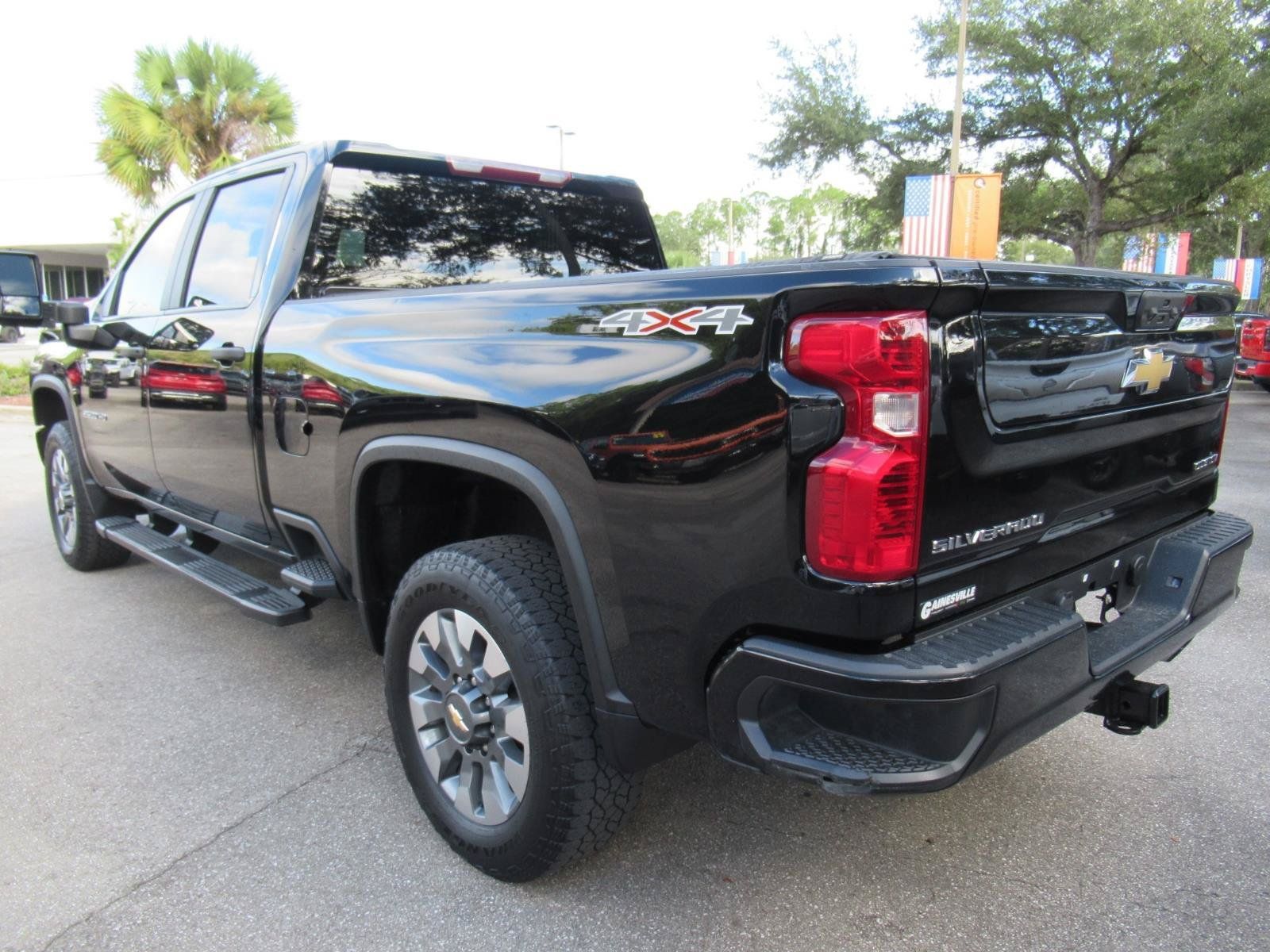 Used 2023 Chevrolet Silverado 2500 Custom w/ Custom Value Package AWD/4WD image 5