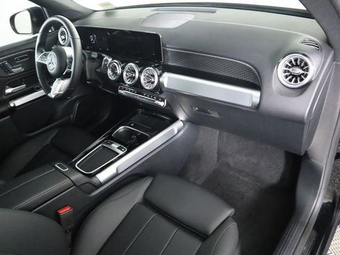 Certified 2025 Mercedes-Benz GLB 250 image 17