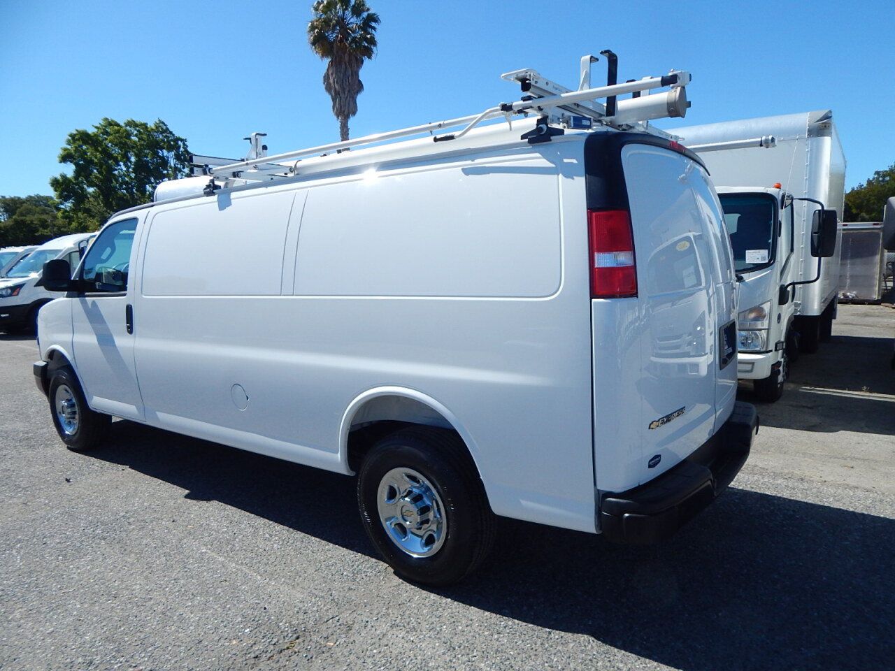 Used 2025 Chevrolet Express 2500 Extended w/ Communications Package RWD image 6