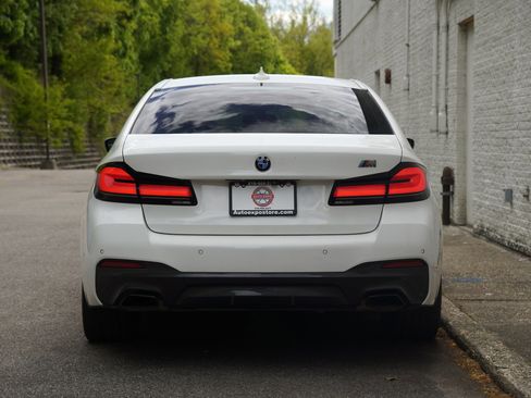 Used 2021 BMW 530i w/ M Sport Package RWD image 5