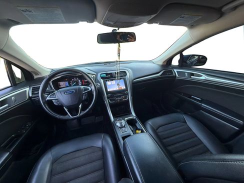 Used 2017 Ford Fusion SE w/ Equipment Group 201A FWD image 23