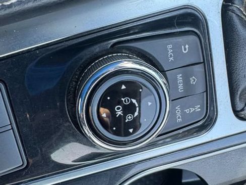 Used 2017 Nissan Maxima Platinum FWD image 16