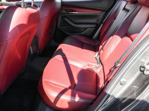 Used 2023 MAZDA MAZDA3 Hatchback w/Premium Plus Pkg image 31