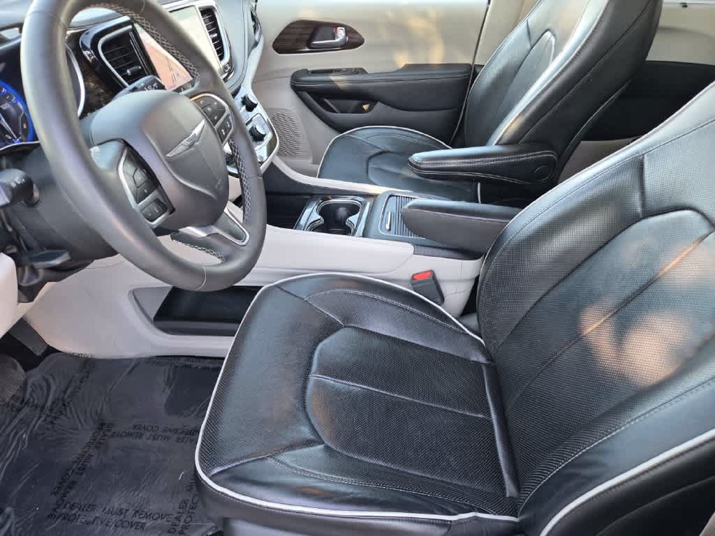 Used 2024 Chrysler Pacifica Limited FWD image 15