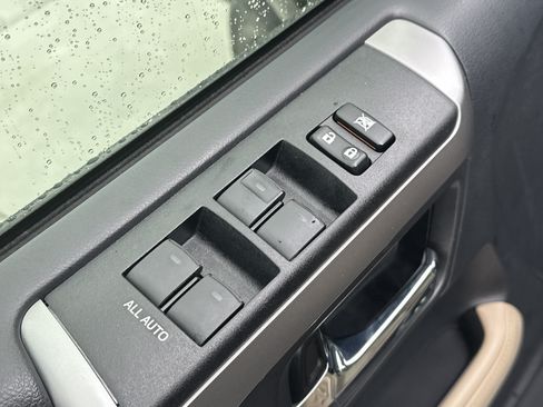 Used 2014 Toyota 4Runner SR5 RWD image 15