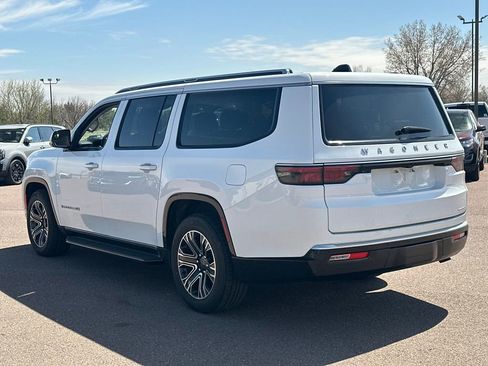 Used 2024 Jeep Wagoneer L Series II w/ Flexible Seating Group image 5