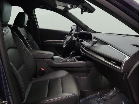 Used 2024 Cadillac XT4 Premium Luxury image 12